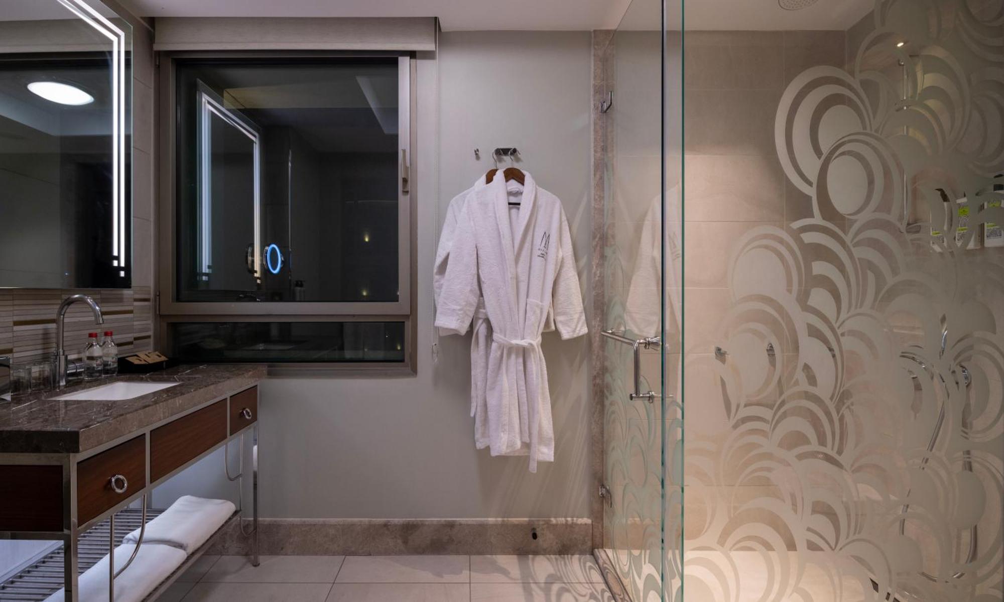 The Artisan Hotel Istanbul - Mgallery Collection Ngoại thất bức ảnh A bathrobe hanging on a wall